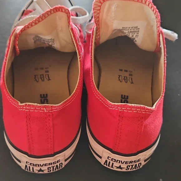 All Star Converse Chuck Taylor Red Low Top Size 7.5 - Picture 2 of 6